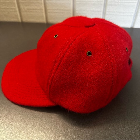 Vibrant Red Vintage GAP 80% Wool Women’s Adjustable Hat Made in USA - Picture 4 of 16